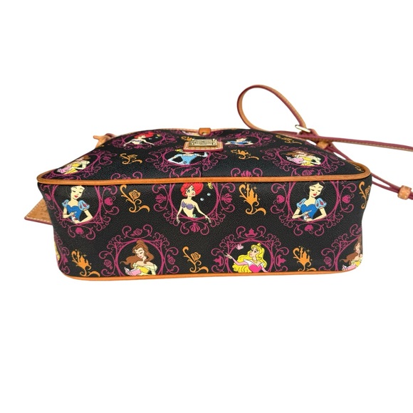Disney Dooney & Bourke Limited Edition 2017 Half Marathon Princess Shoulder Bag - Picture 15 of 17